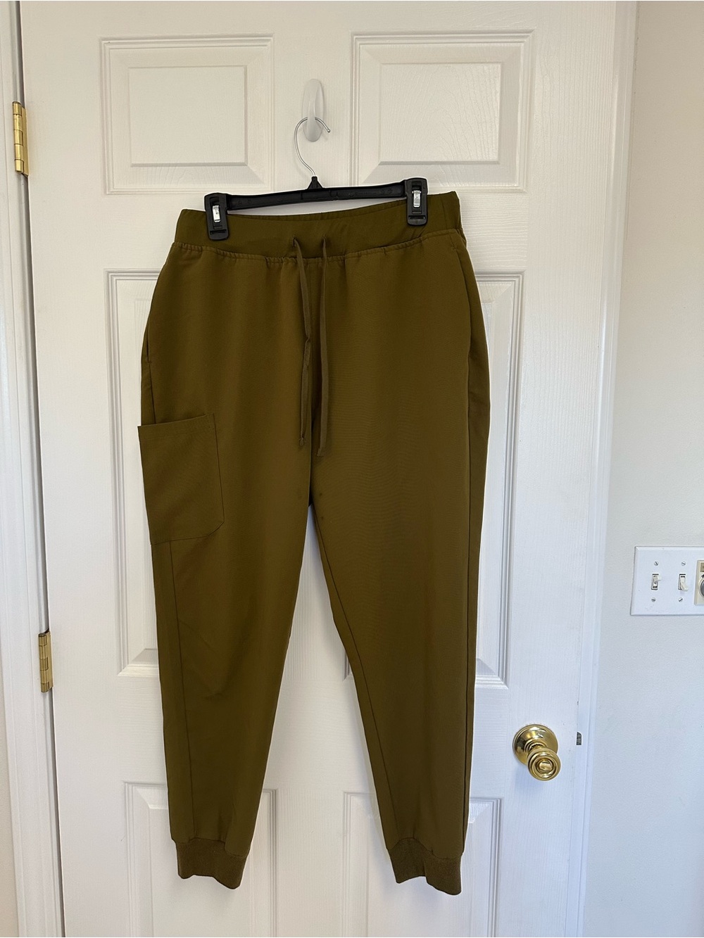 Mandala Scrub Joggers- Olive Green